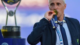 九游体育官网-踢而优则教 阿根廷国脚巨星退役后喜欢当教练！