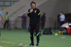 九游体育平台-【国足观察】李铁的消极让人困惑 该学习森保一格局