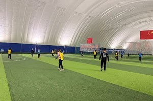 九游体育APP-燃动民间足球活力 献礼大连万亿GDP 世纪体育不老松vs年轻企业家|足球队|赛事|足球赛|工商联|民营企业家_新浪体育_新浪新闻